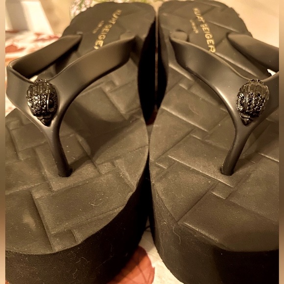 KURT GEIGER LONDON -never used
Kensington Wedge Flip Flops. Sold OUT in stores - Picture 6 of 10
